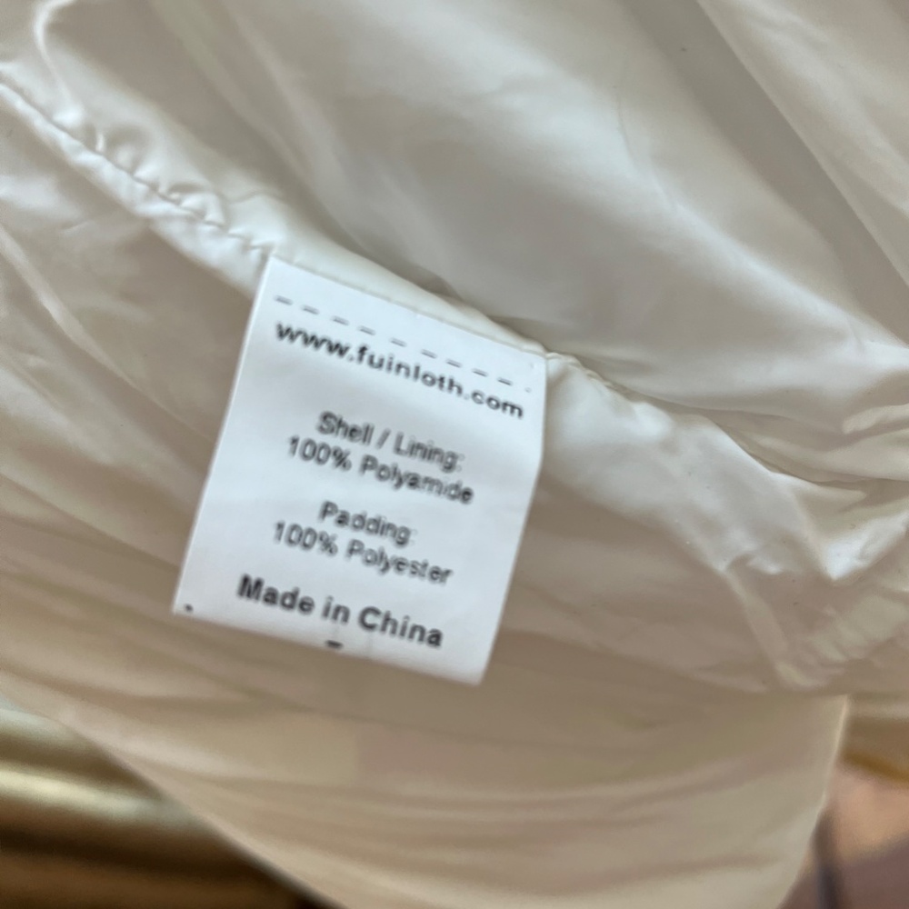 White Cropped Sleeveless Puffer Vest size XS - Picture 6 of 7